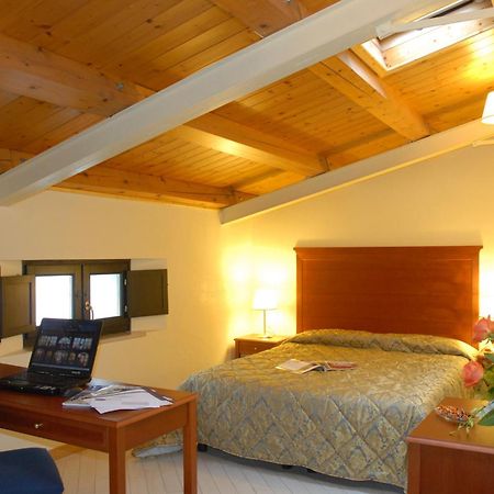 Park Hotel Villa Americana โรดิการ์กานิโก ภายนอก รูปภาพ