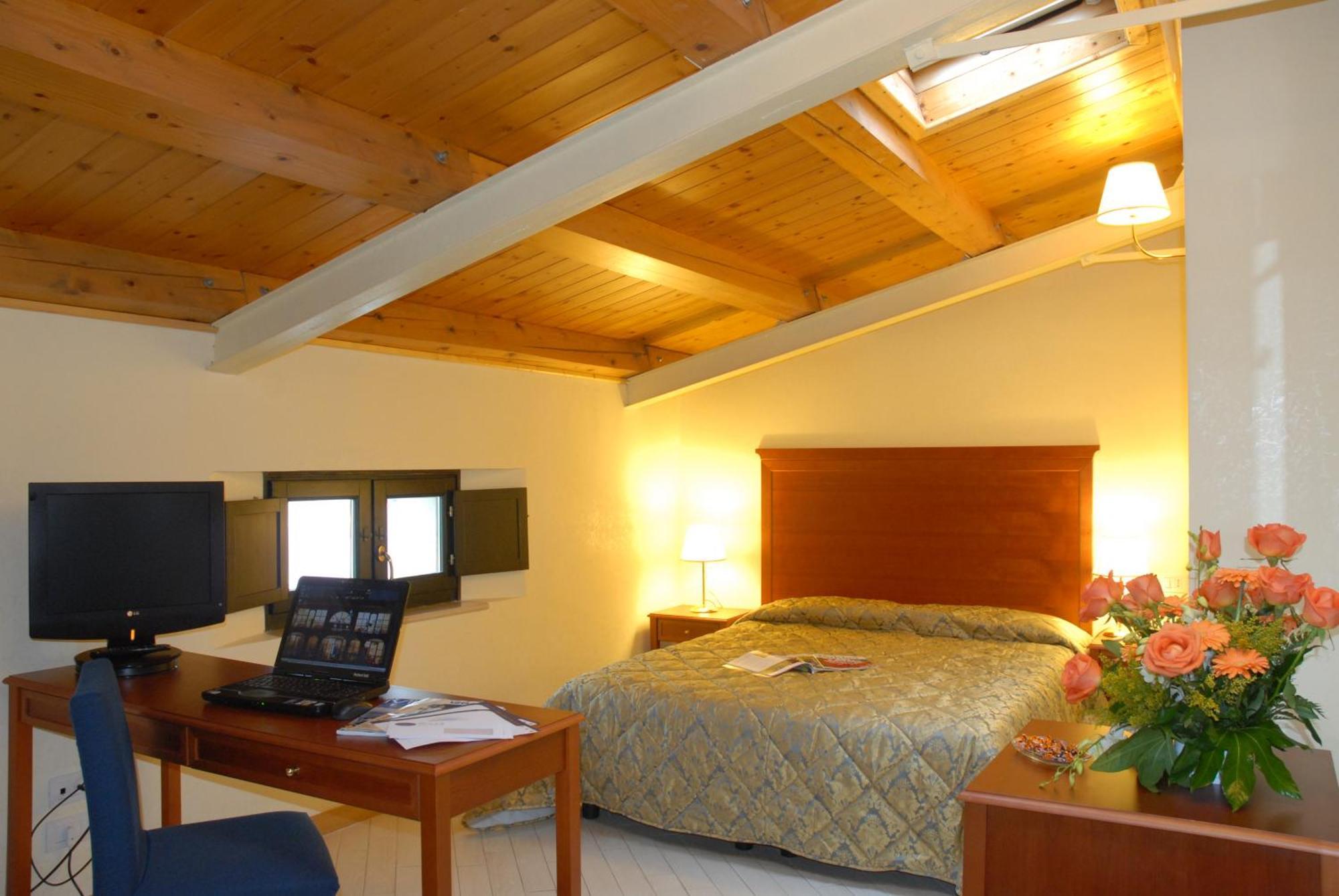 Park Hotel Villa Americana โรดิการ์กานิโก ภายนอก รูปภาพ